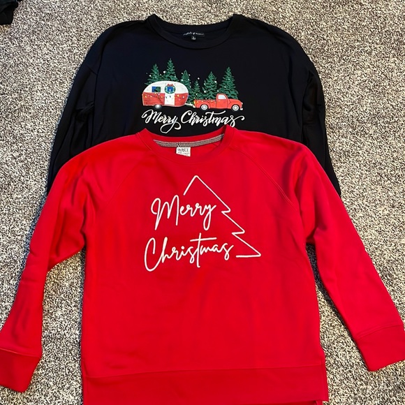 Tops - Women’s Christmas Sweatshirts Size Large